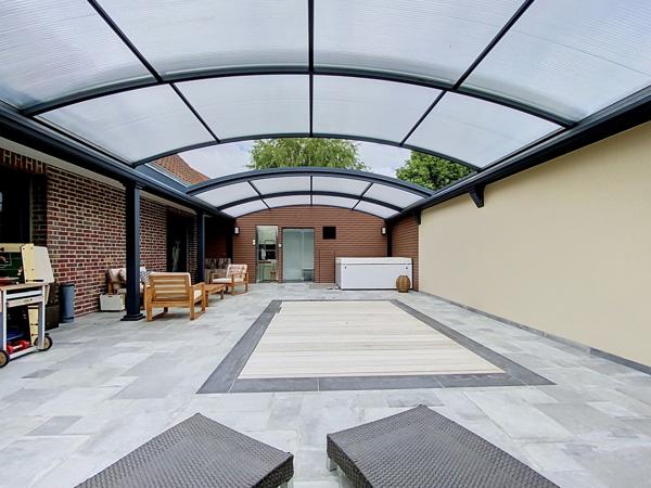Villa individuelle avec piscine, 4 chambres, jardin et garages NIEPPE