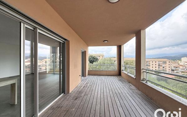Appartement à vendre    3 pièces •  Porto-Vecchio