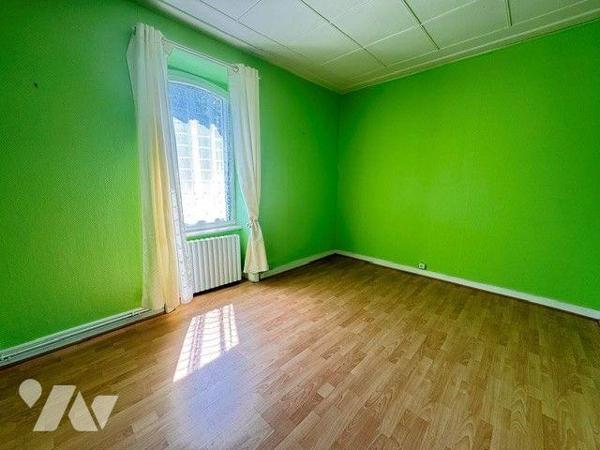 A vendre maison avec hangar à QUIMPERLE (29)

Dans un quartier calme et recherché, à proximit...