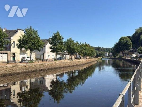 A vendre maison avec hangar à QUIMPERLE (29)

Dans un quartier calme et recherché, à proximit...