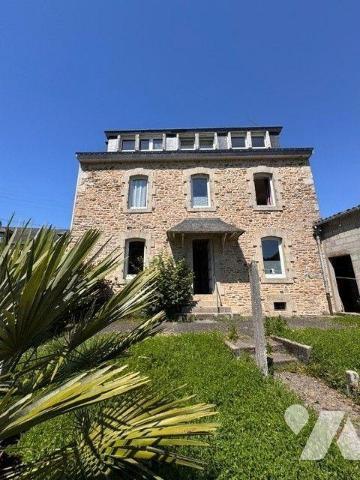A vendre maison avec hangar à QUIMPERLE (29)

Dans un quartier calme et recherché, à proximit...