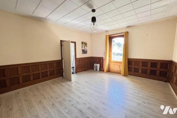 A vendre maison avec hangar à QUIMPERLE (29)

Dans un quartier calme et recherché, à proximit...