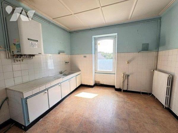 A vendre maison avec hangar à QUIMPERLE (29)

Dans un quartier calme et recherché, à proximit...