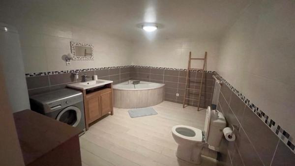 Maison Mitoyenne rénovée en 2 appartements ou gîtes