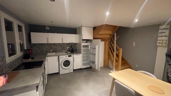 Maison Mitoyenne rénovée en 2 appartements ou gîtes