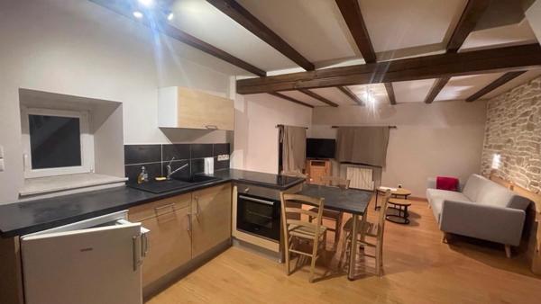 Maison Mitoyenne rénovée en 2 appartements ou gîtes