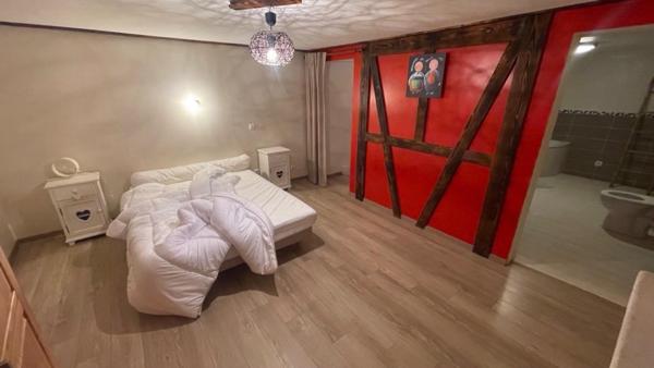 Maison Mitoyenne rénovée en 2 appartements ou gîtes