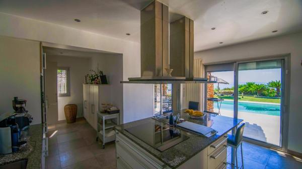 Maison et vue mer exceptionnelles :  300 m2 - 6 Chambres, 6 salles d'eau
