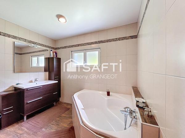 TRES BELLE MAISON FAMILIALE 145M², 4CHAMBRES