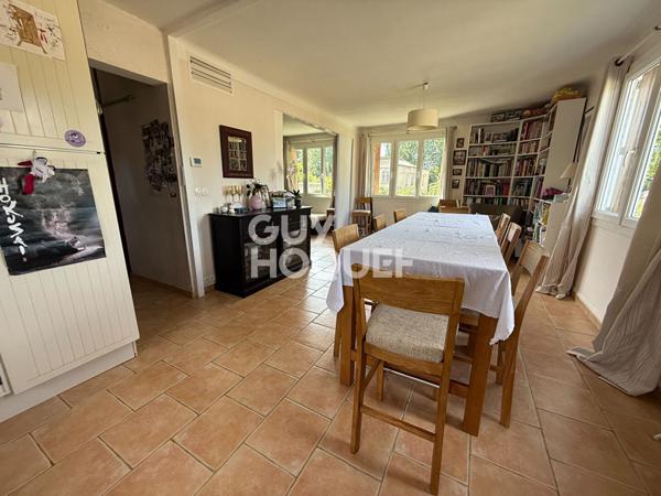 Maison individuelle avec sous-sol aménagé, jardin clos et accès à pied à toutes commodités