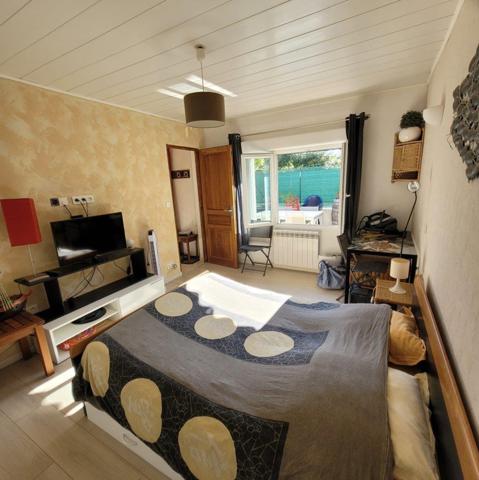 La Ciotat (13600) A St Jean maison avec terrasse + dépendance & studio