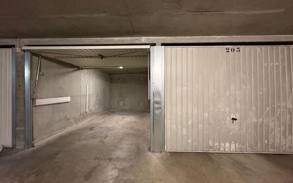 Stationnement à louer