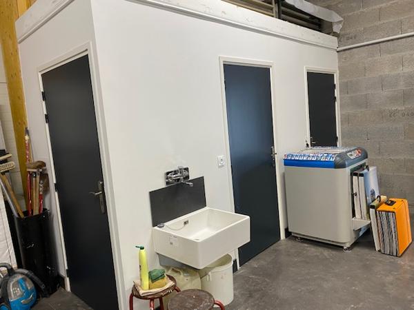 A LOUER - Local d'activité 200 m² Showroom & Stockage - OUEST de NANTES