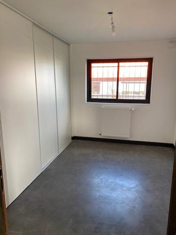 A LOUER - Local d'activité 200 m² Showroom & Stockage - OUEST de NANTES
