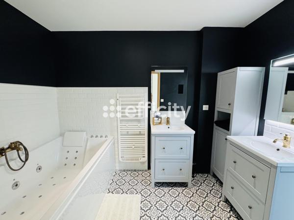 Appartement
         7 pièces
        - 155 m² 320 000 € *