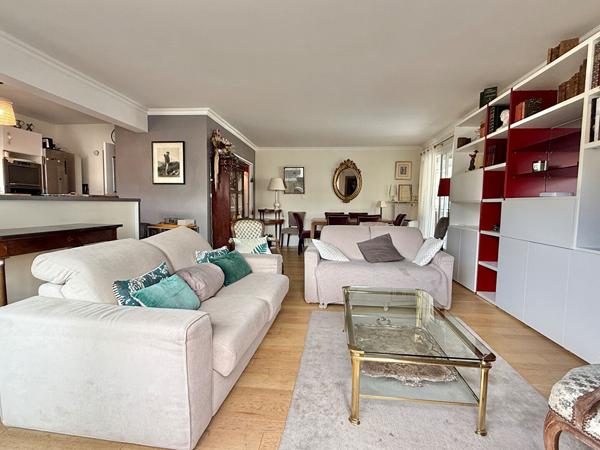 Appartement T5 Angers Centre ville 113 m2, balcons, stationnement. Angers