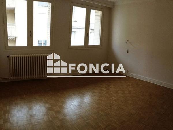 Location Appartement 3 pièces 69 m² - 8 & 10 RUE D'ATHENES Valence 26000