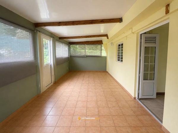 Vente                                                      Maison
                        
                     5 pièces                      123 m2                     à Basse-Pointe