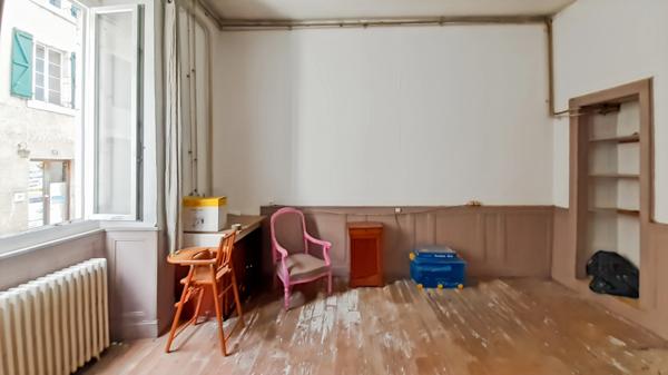 Immeuble à vendre EAUX BONNES (64) - 256 m2 surface habitable- Terrain 202 m2