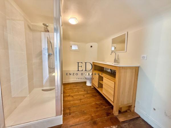 Maison
         6 pièces
        - 142 m² Bien prestige 1 550 000 € *