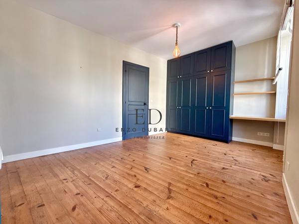 Maison
         6 pièces
        - 142 m² Bien prestige 1 550 000 € *