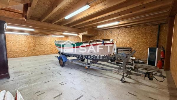ZA Cogolin atelier en duplex avec préau 215m²