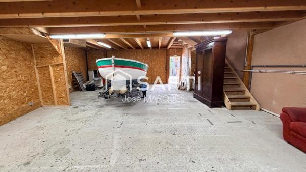 ZA Cogolin atelier en duplex avec préau 215m²