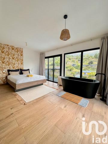 Maison 6 pièces de 199 m² à Cilaos (97413)