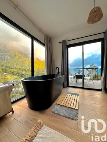 Maison 6 pièces de 199 m² à Cilaos (97413)