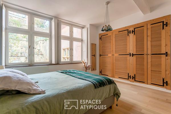 Duplex de caractère au dernier étage desservi par ascenseur