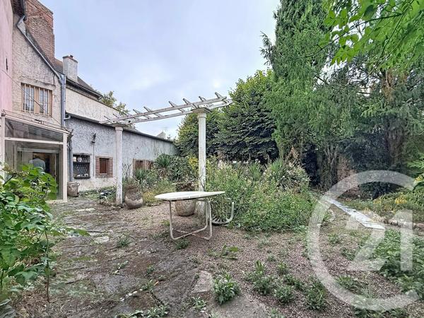 Maison à vendre  8 pièces - 429,50 m 2   ST POURCAIN SUR SIOULE  - 03