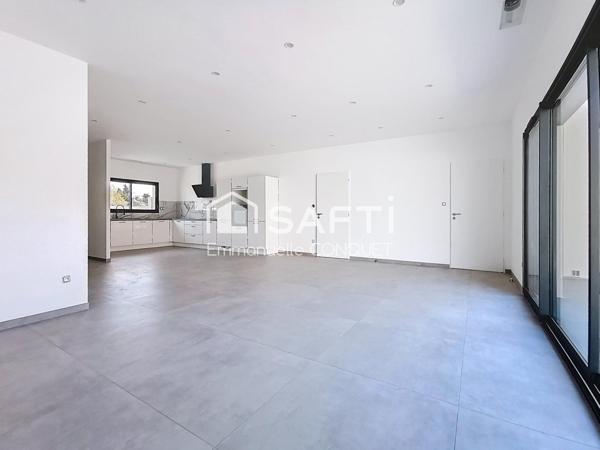 Maison neuve de 104 m², 3 chambres avec garage et piscine