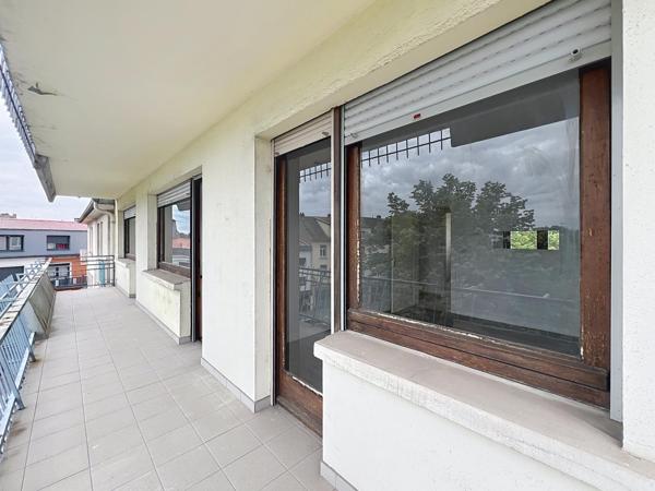 À deux pas de la gare, magnifique appartement avec grand balcon !!!