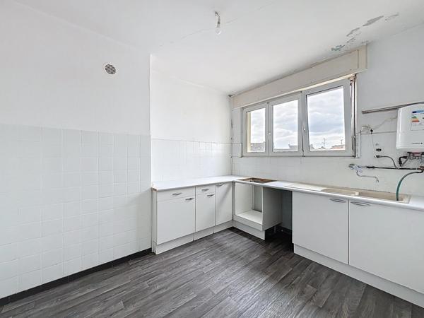 À deux pas de la gare, magnifique appartement avec grand balcon !!!