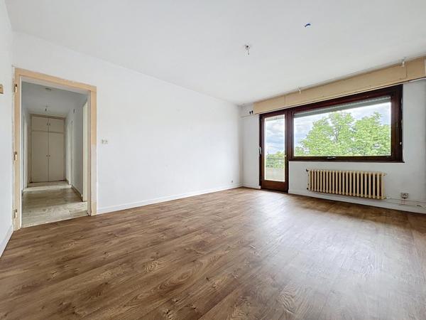 À deux pas de la gare, magnifique appartement avec grand balcon !!!
