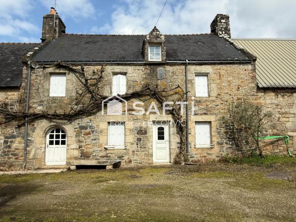 LONGERE A RENOVER A 2 PAS DU CENTRE VILLE DE BAUD