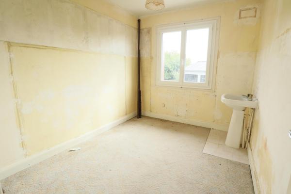 Maison 3 chambres avec atelier/garage de 82m2 sur terrain 940m2