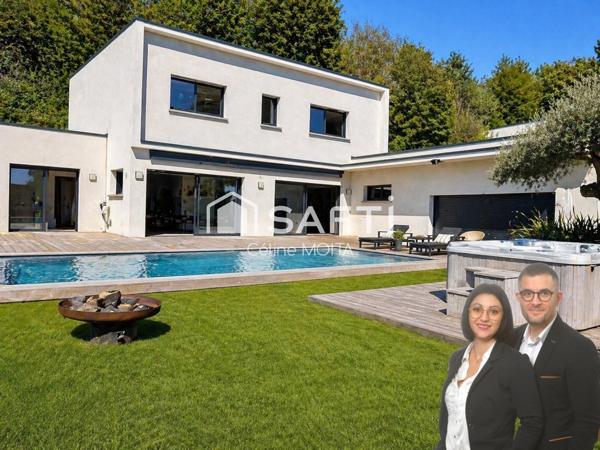 Villa d’architecte 273m² à Ruy-Montceau