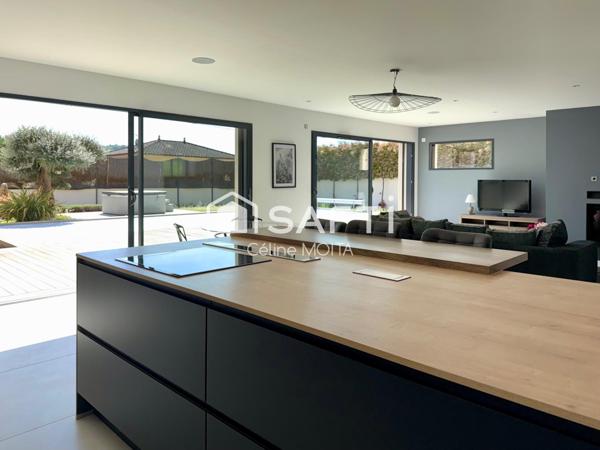 Villa d’architecte 273m² à Ruy-Montceau
