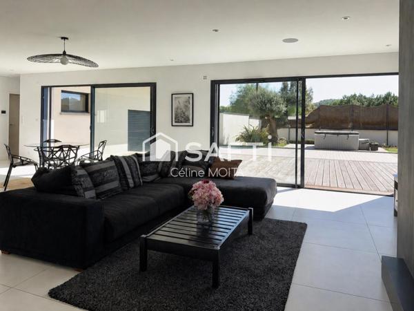 Villa d’architecte 273m² à Ruy-Montceau