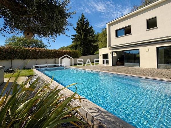 Villa d’architecte 273m² à Ruy-Montceau