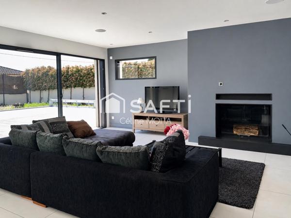 Villa d’architecte 273m² à Ruy-Montceau