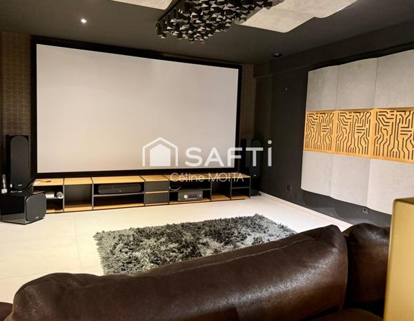 Villa d’architecte 273m² à Ruy-Montceau