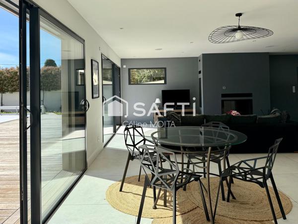 Villa d’architecte 273m² à Ruy-Montceau