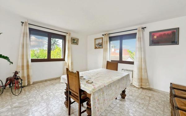 Maison à vendre    5 pièces • 181 m2 Chabeuil