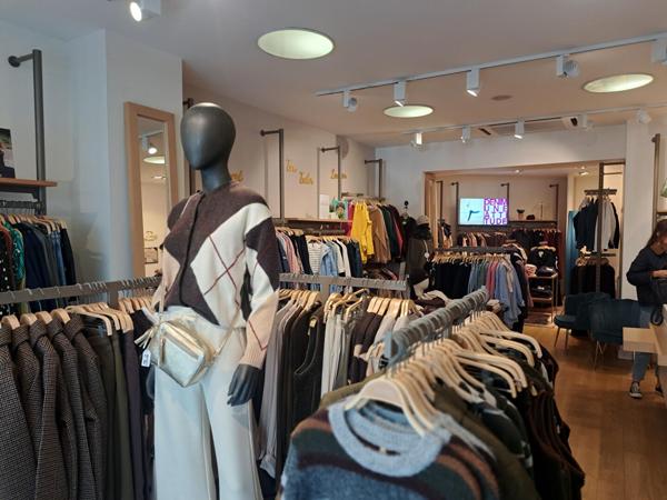 Local commercial Laval 130 m2 , Laval