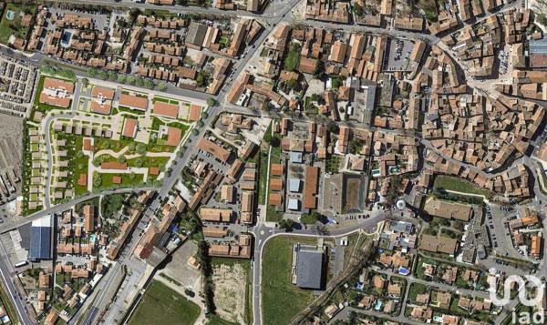 Appartement 4 pièces de 81 m² à Sénas (13560)