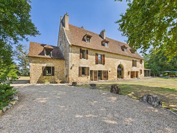 Propriété d’exception du Moyen Âge en bord de rivière – Maison d’amis, piscine à débordement et dépendance – Proche Bergerac