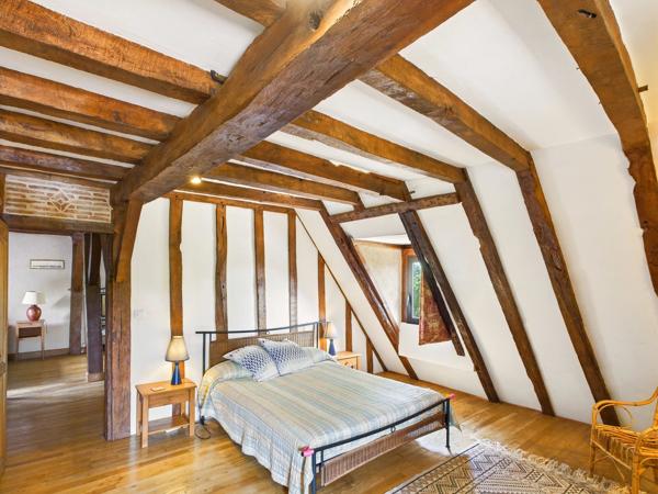 Propriété d’exception du Moyen Âge en bord de rivière – Maison d’amis, piscine à débordement et dépendance – Proche Bergerac