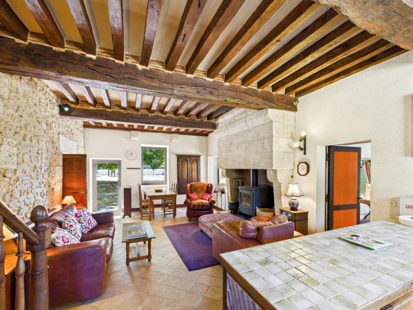 Propriété d’exception du Moyen Âge en bord de rivière – Maison d’amis, piscine à débordement et dépendance – Proche Bergerac